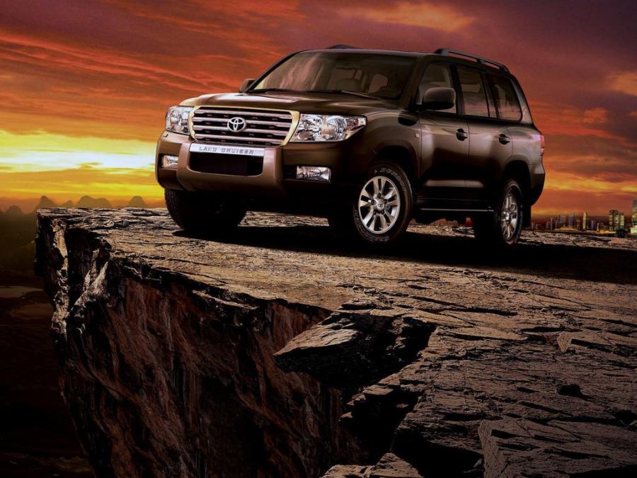  Toyota Land Cruiser 200 VX-R 2007 года  (UAE) (фото 11 из 13)